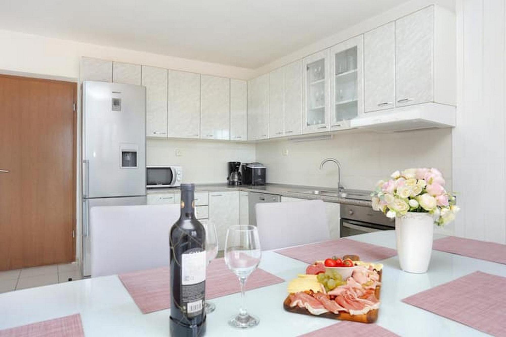 Holiday Home Mons Aureus Gornje Sitno Exterior photo