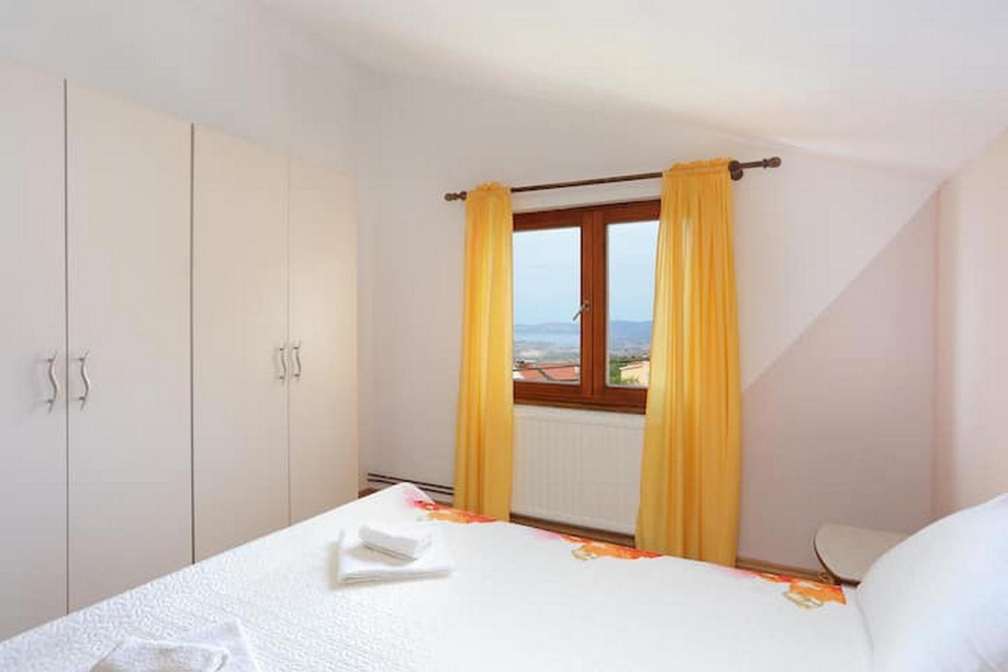Holiday Home Mons Aureus Gornje Sitno Exterior photo